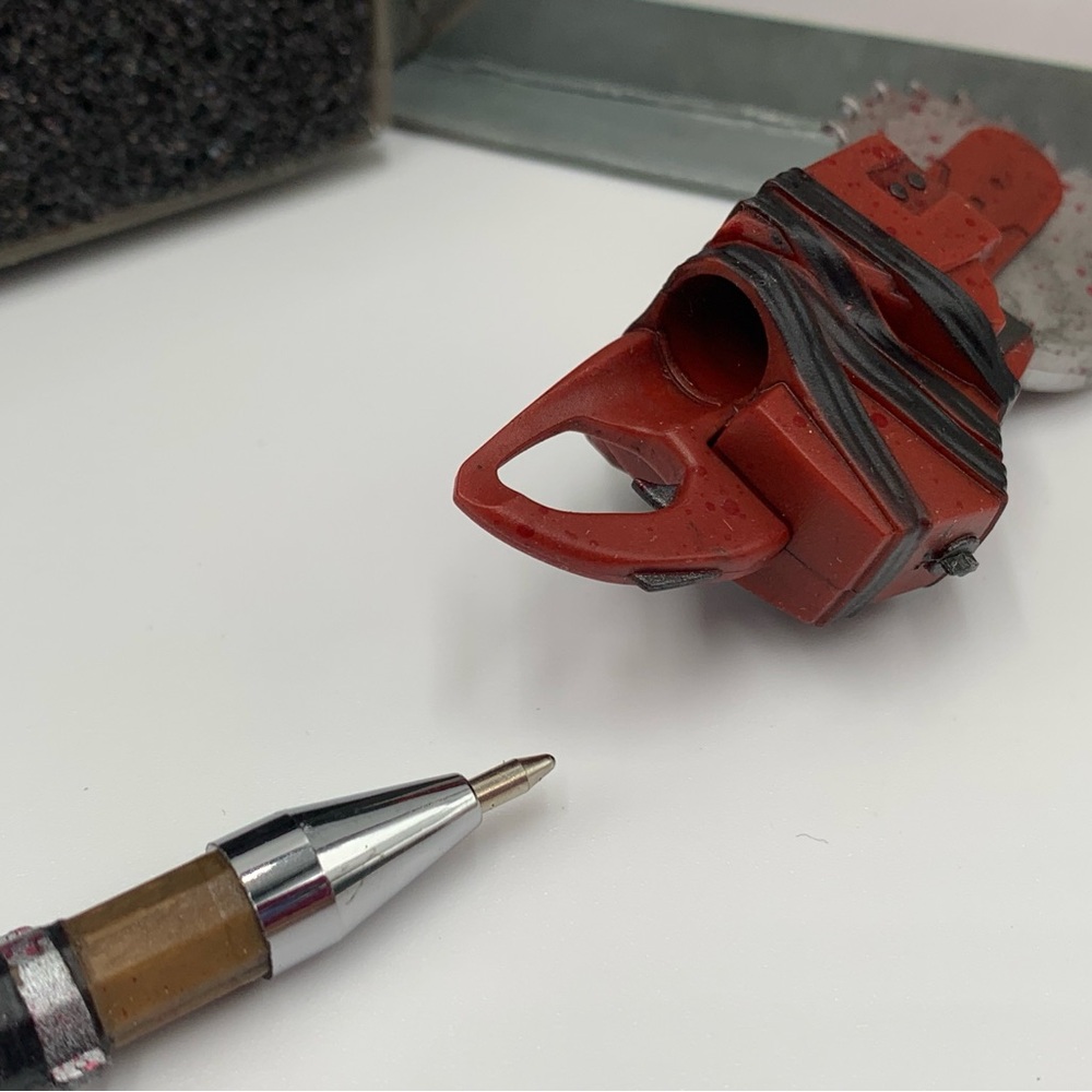 Dead Rising 3 Sledge Saw Pen - Picture 4 of 7